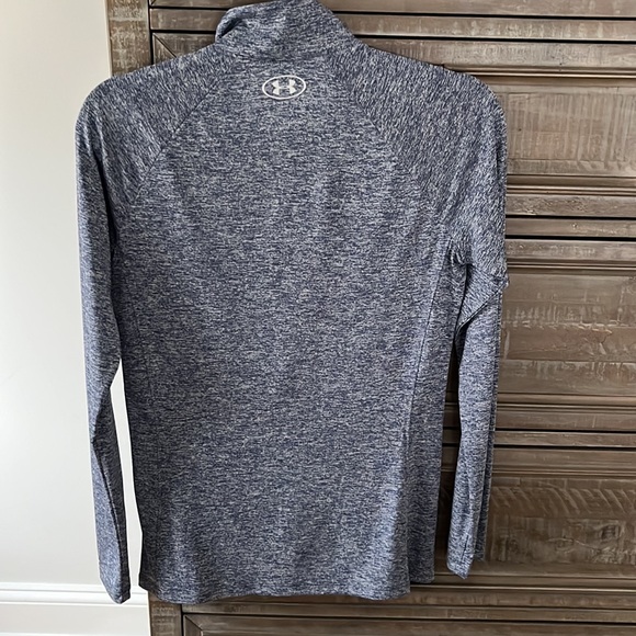 Women’s Under Armour Heatgear pullover - Picture 4 of 4